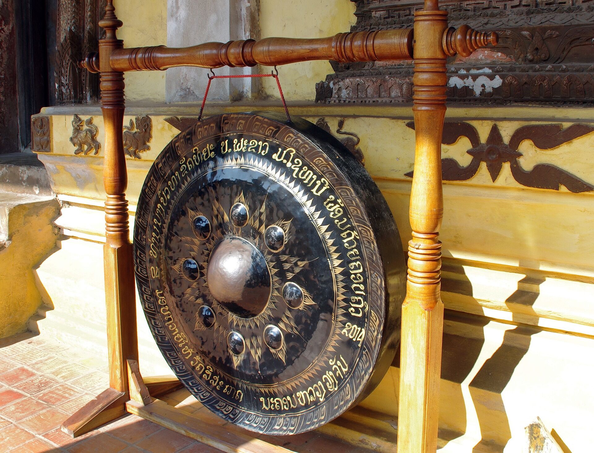Capture the ancient beauty of Vientiane’s historical landmarks